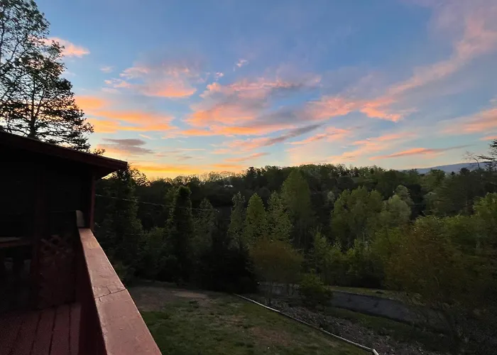 Luxurious Pigeon Forge Cabin, W/ Hottub, Easydrive, Arcade Game, Panoramic Views